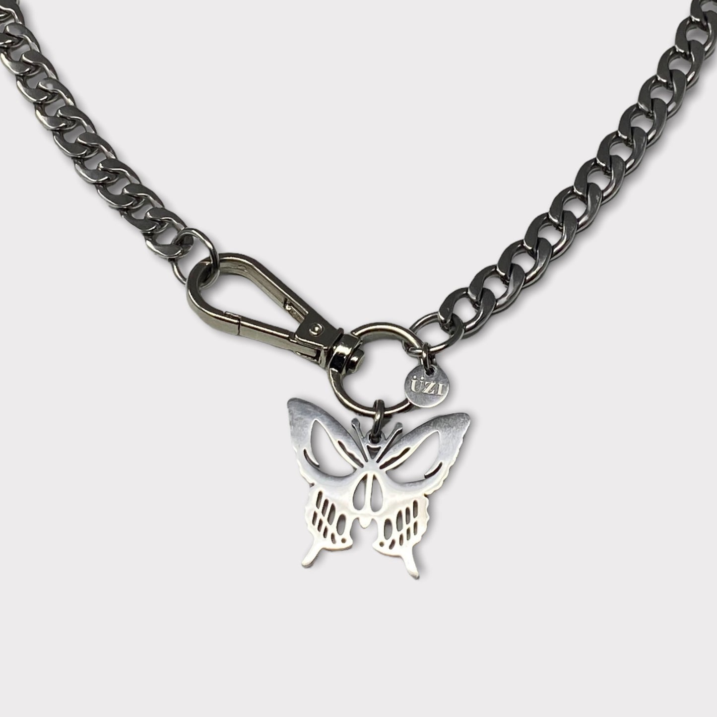 DEADLY BUTTERFLY CHOKER