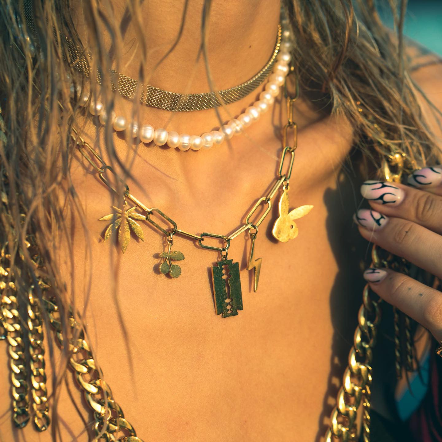 MISFIT NECKLACE